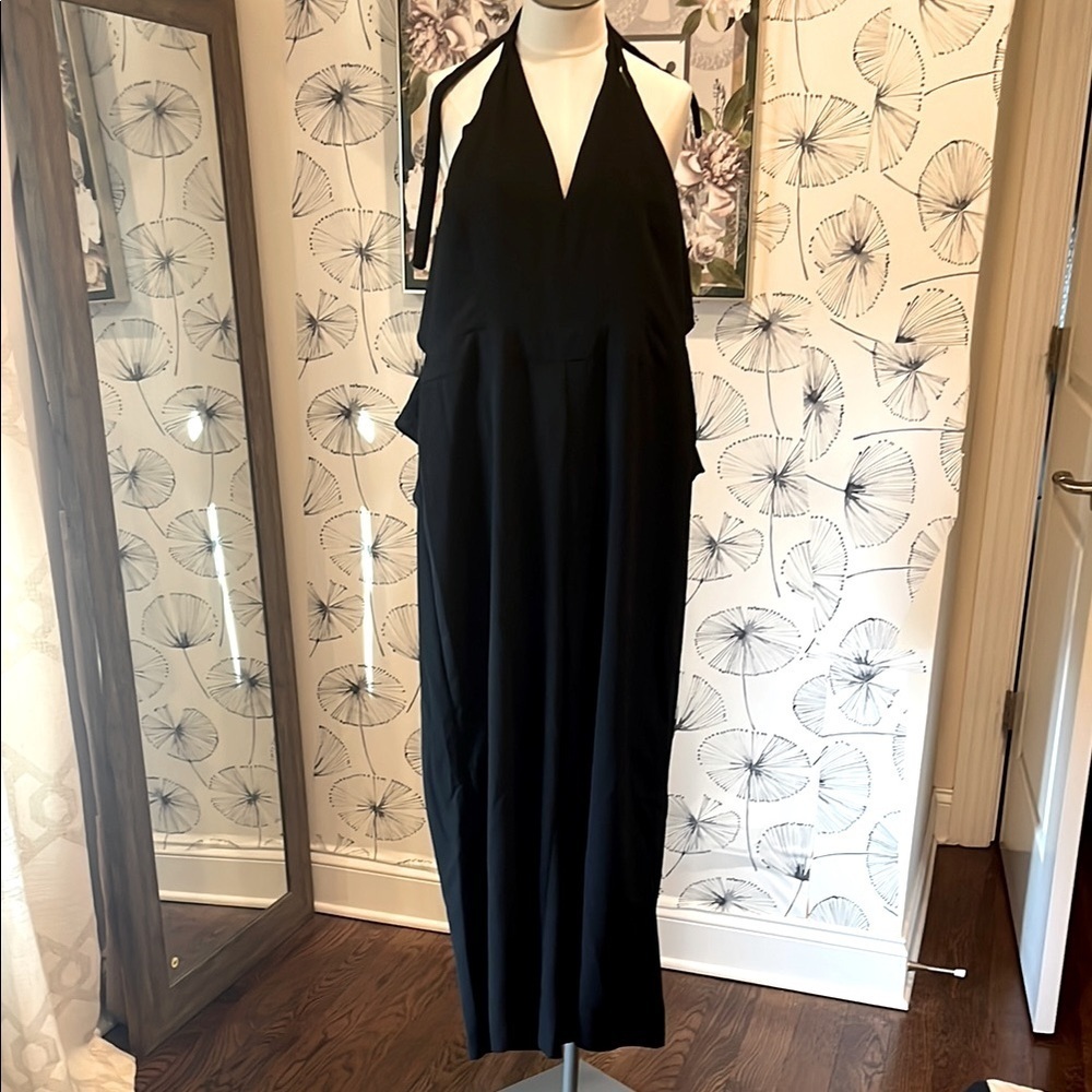 Romeo + Juliet L Elegant Black Halter Maxi Dress